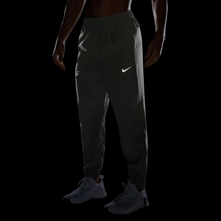 Pantalon survêtement Nike Form vert