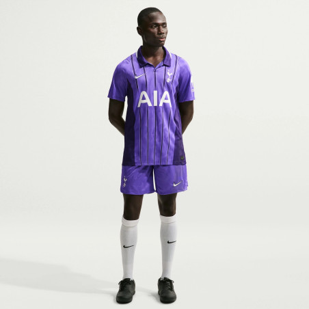 Short Tottenham third 2026/27