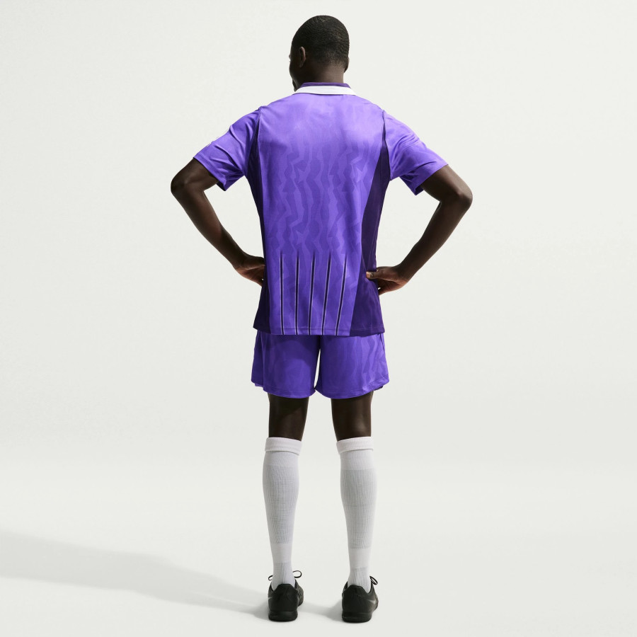 Short Tottenham third 2026/27