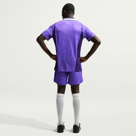 Short Tottenham third 2026/27