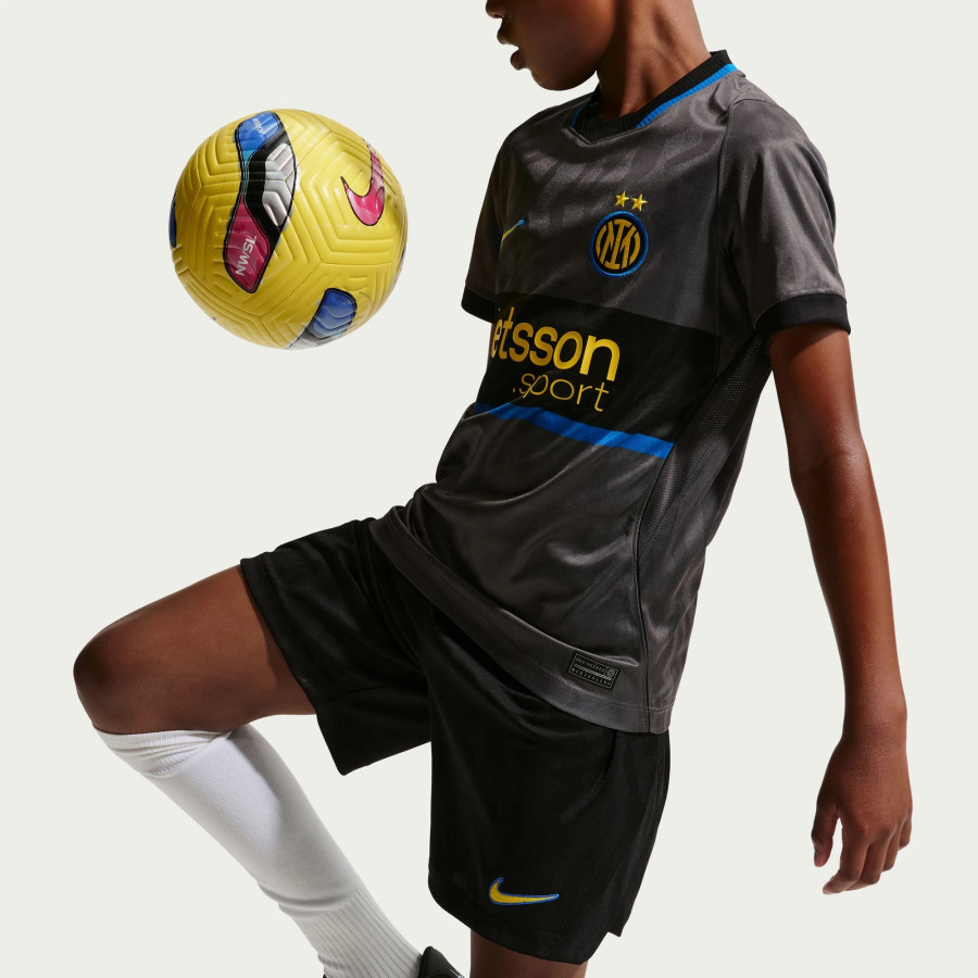 Short junior Inter Milan third 2026/27