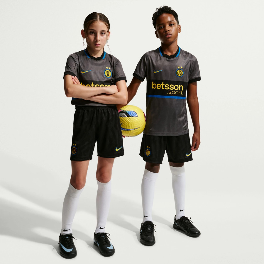 Short junior Inter Milan third 2026/27