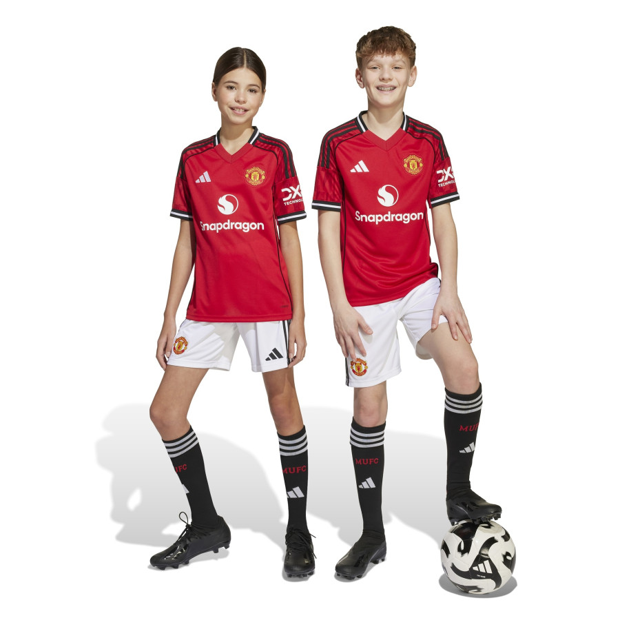 Short junior Manchester United domicile 2025/26