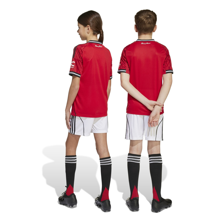 Short junior Manchester United domicile 2025/26
