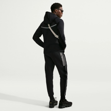 Pantalon survêtement Tottenham TechFleece noir gris