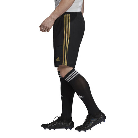 Short entraînement Real Madrid micro fibre noir or 2019/20