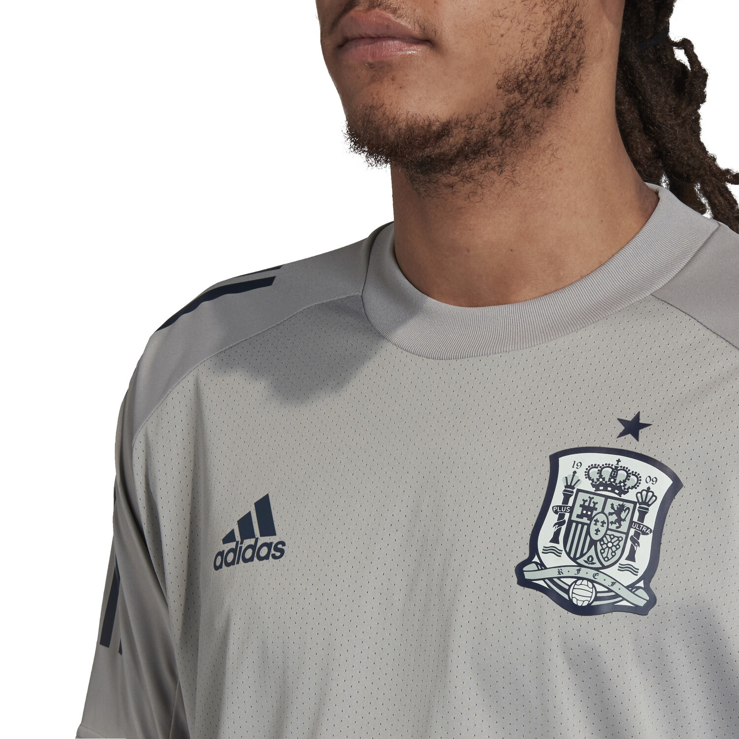 Maillot entraînement Espagne gris 2020 sur Foot.fr