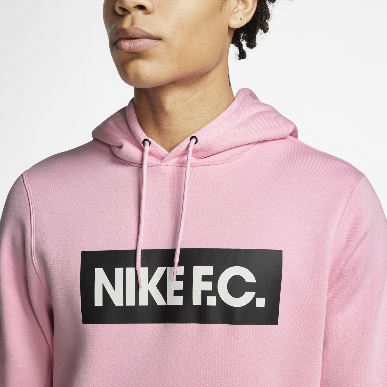 Sweat à capuche Nike F.C. rose sur Foot.fr