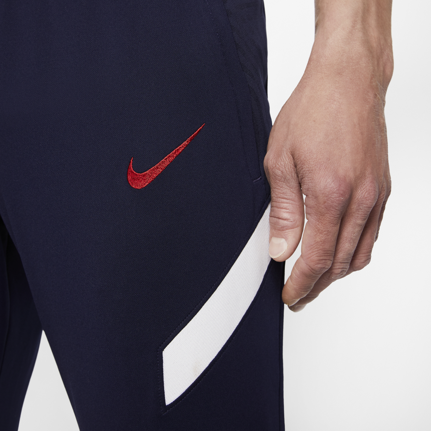 Pantalon survêtement Equipe de France bleu 2020 sur Foot.fr