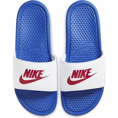 claquette nike pochette