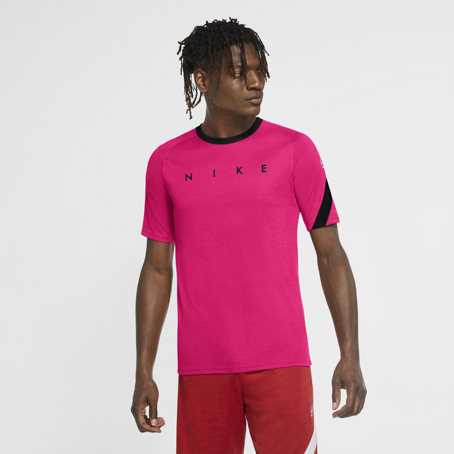 Maillot entraînement Nike rose noir sur