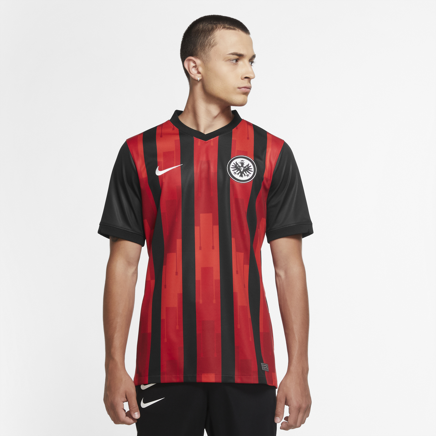 Maillot Eintracht Francfort domicile 2020/21 sur Foot.fr