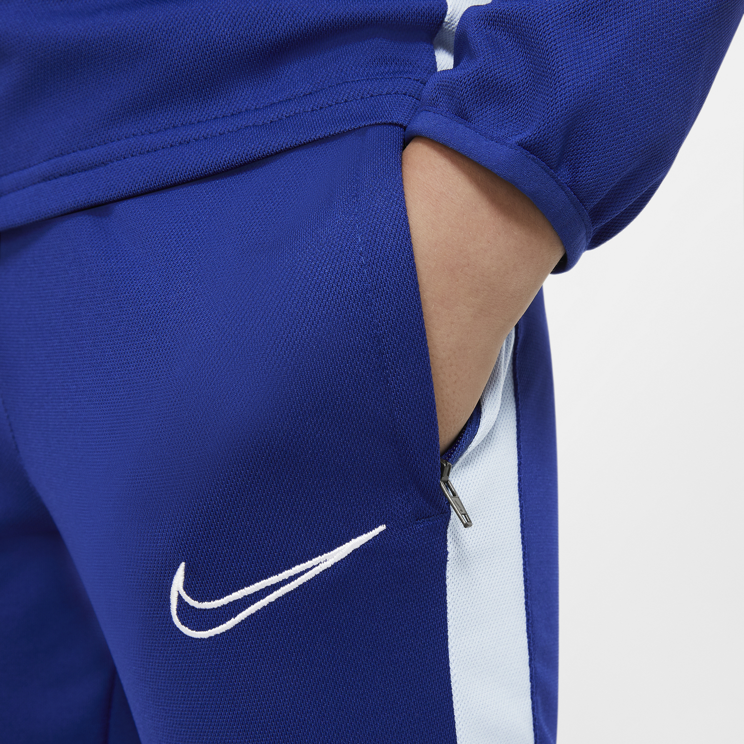 Survet nike junior sale
