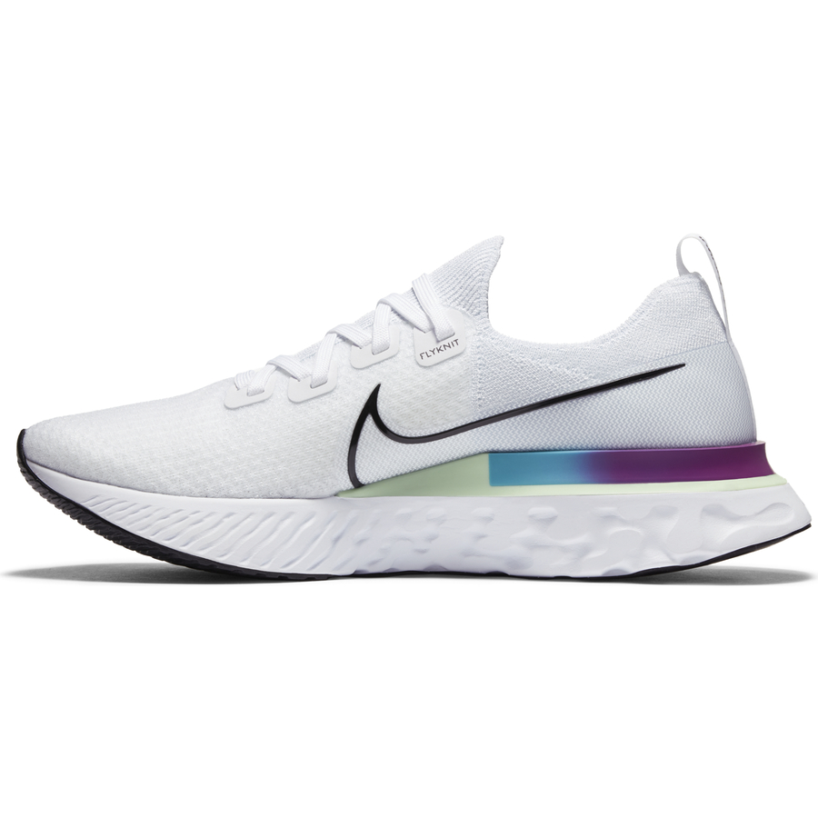 Nike Epic Pro React Flyknit blanc sur Foot