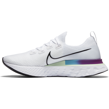 Nike Epic Pro React Flyknit blanc sur Foot