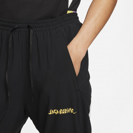 Pantalon survêtement Nike "Joga Bonito" microfibre noir blanc