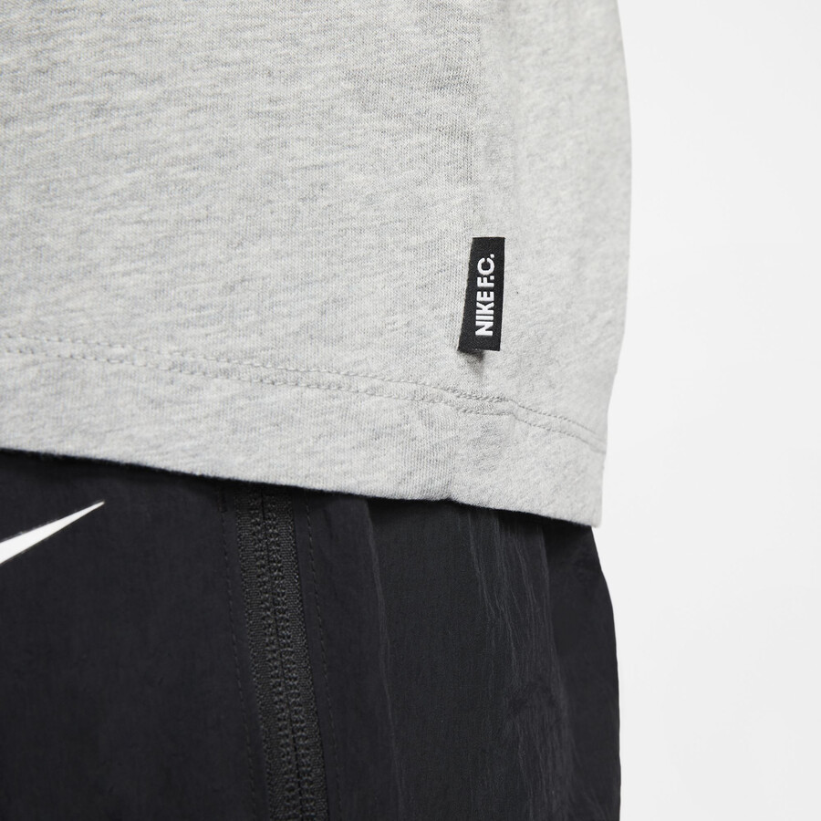 T-shirt Nike F.C. gris