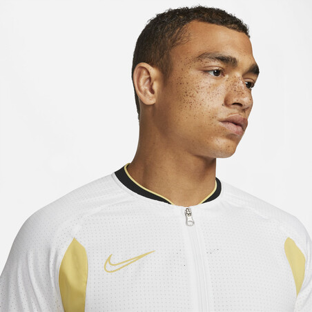 Veste survêtement Nike Academy microfibre blanc or