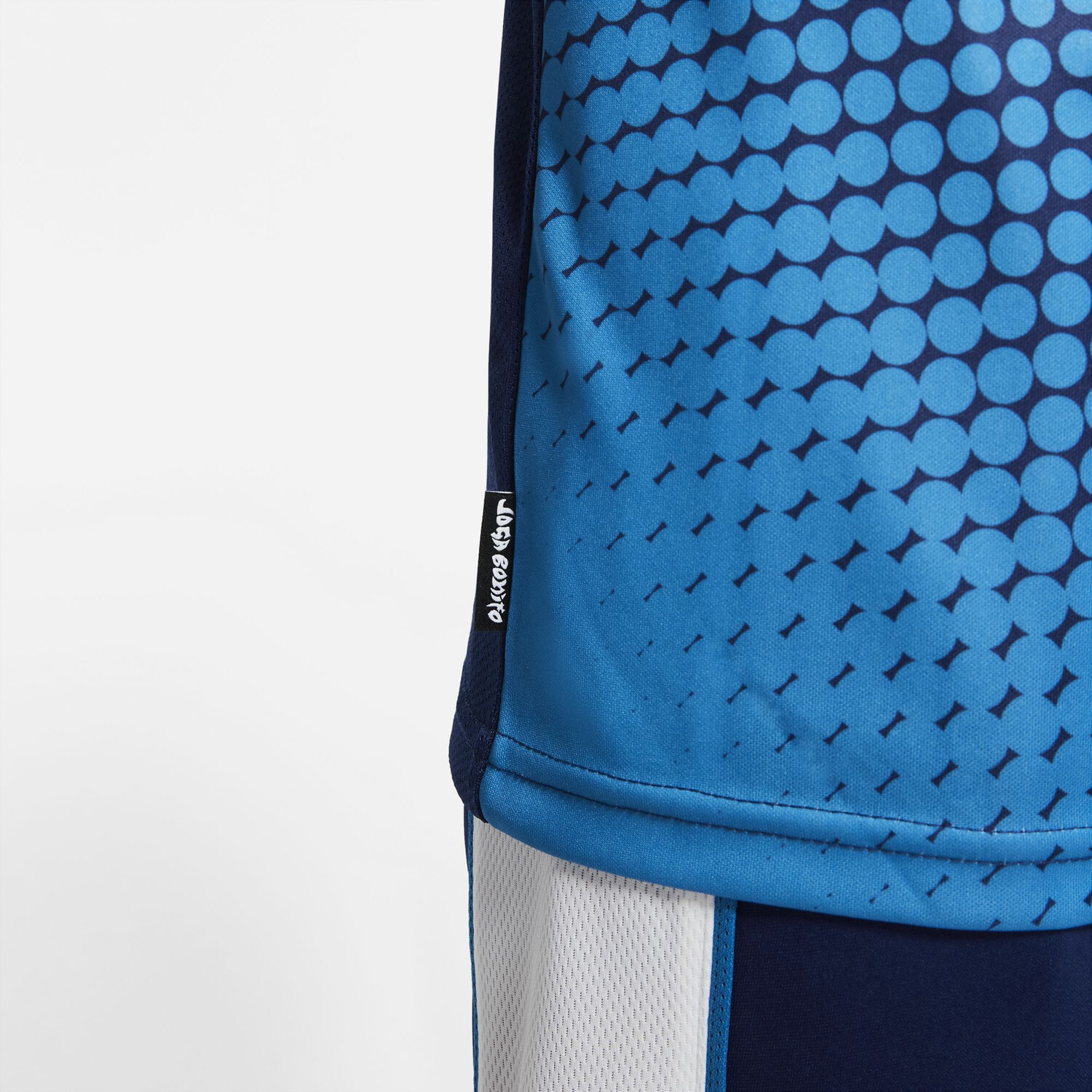 Maillot entraînement Nike Joga Bonito bleu sur Foot.fr