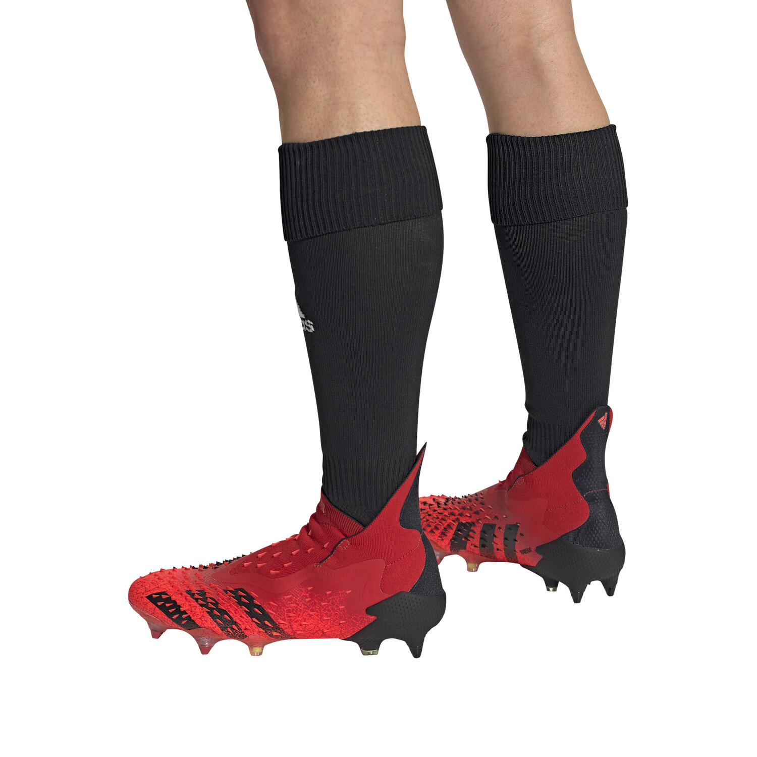 predator noir et rouge