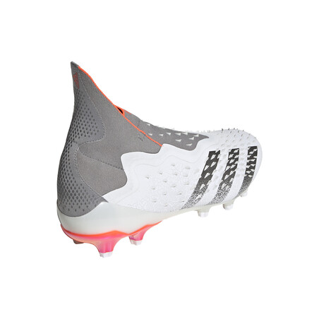 adidas Predator Freak+ montante AG gris rouge