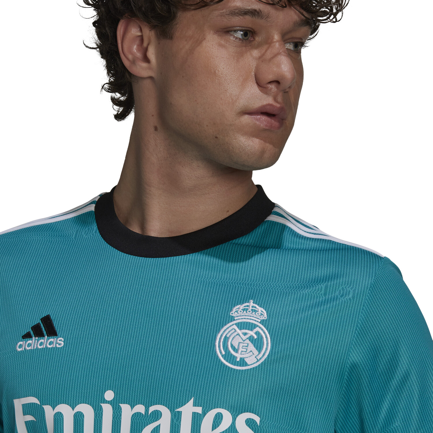 Maillot Real Madrid third 2021/22 sur Foot.fr