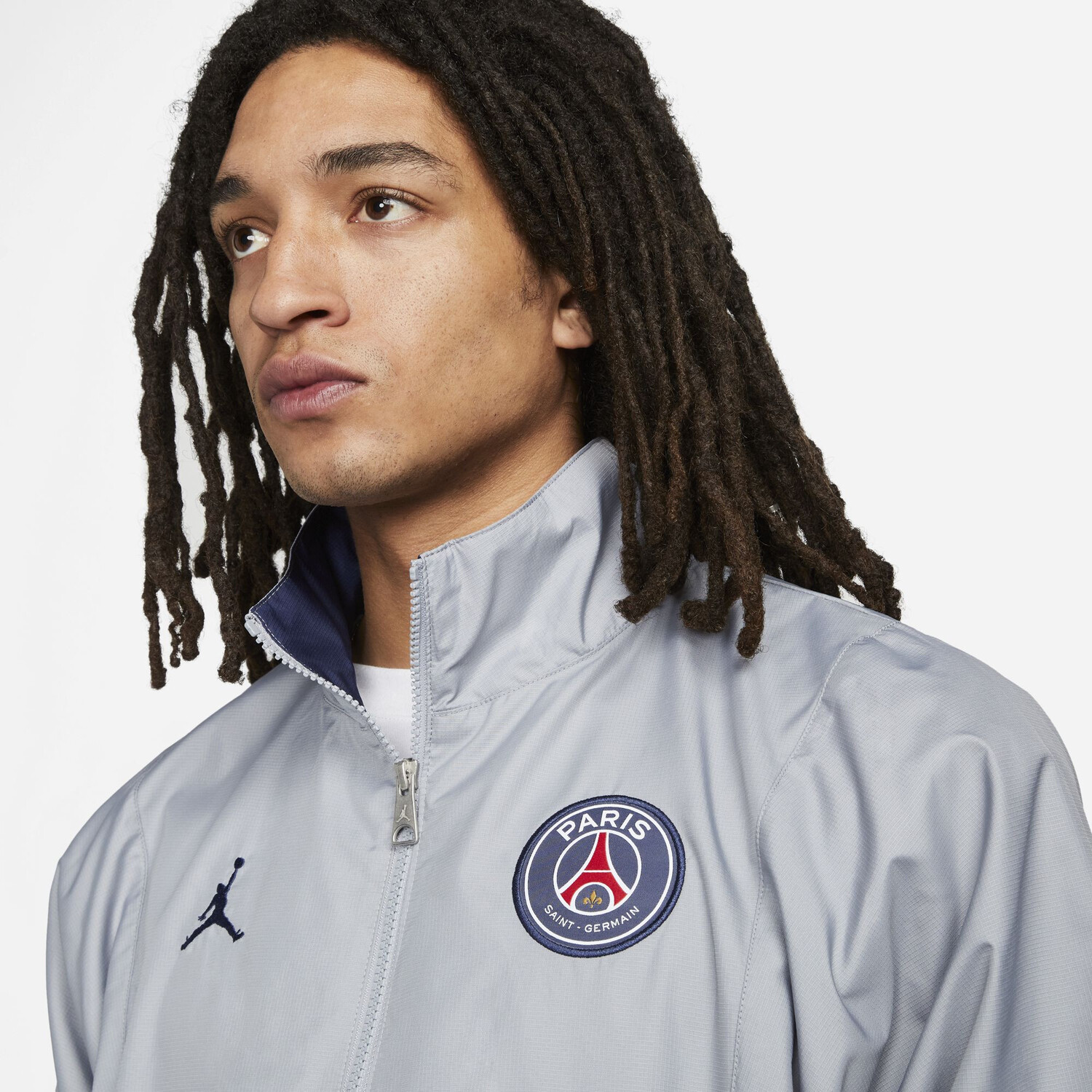 Veste surv tement PSG Woven gris blanc 2021 22 sur Foot