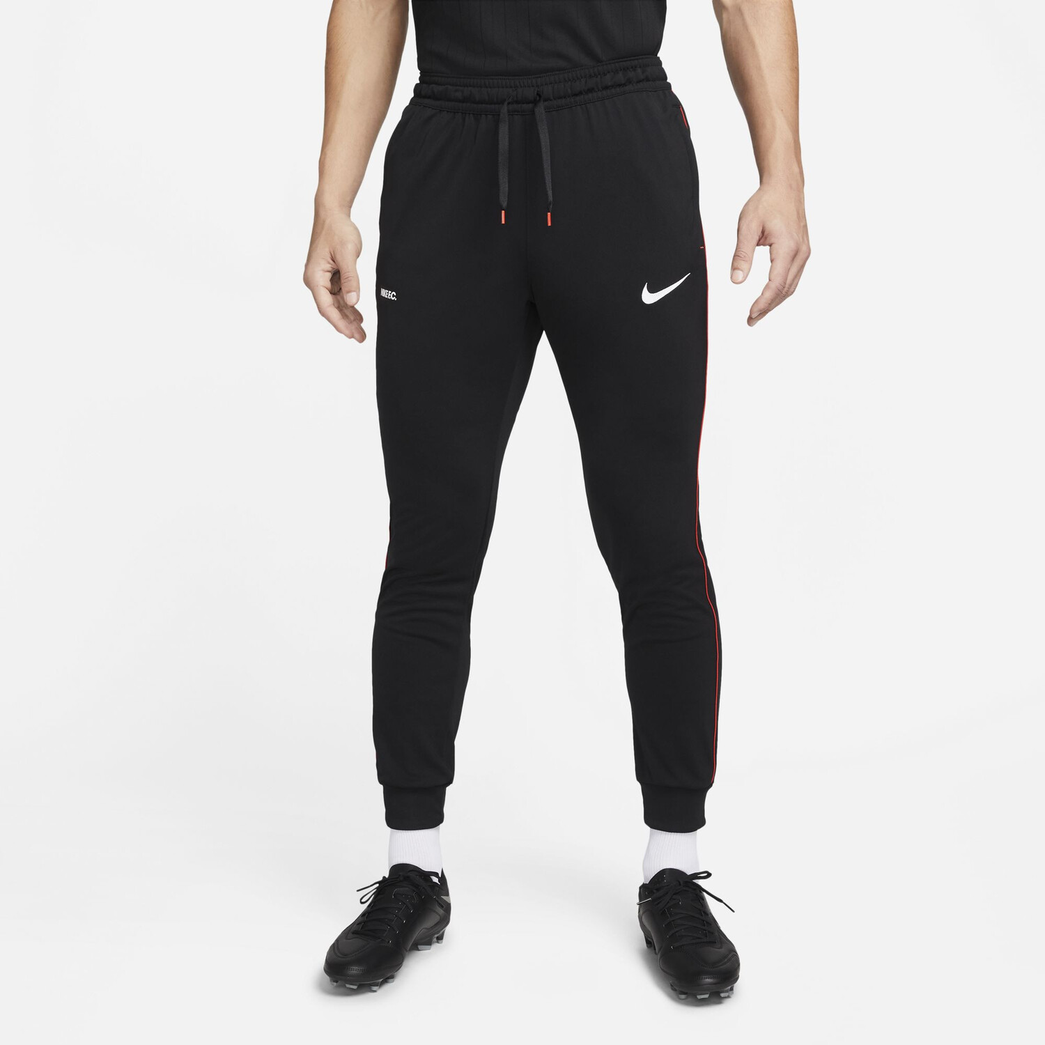 Pantalon surv tement Nike F.C. Libero noir rouge sur Foot