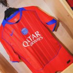 Le PSG dévoile un maillot third rétro
