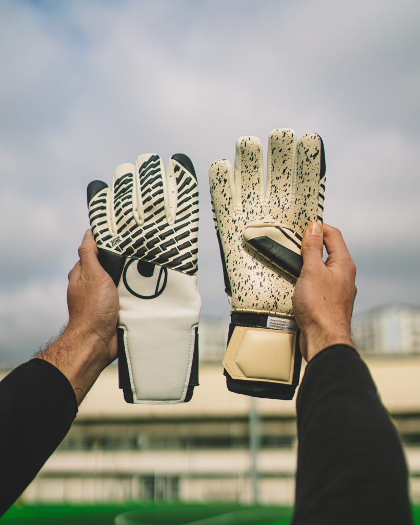 Gants de gardien Uhlsport Supergrip+ Blanc et noir collection 2026