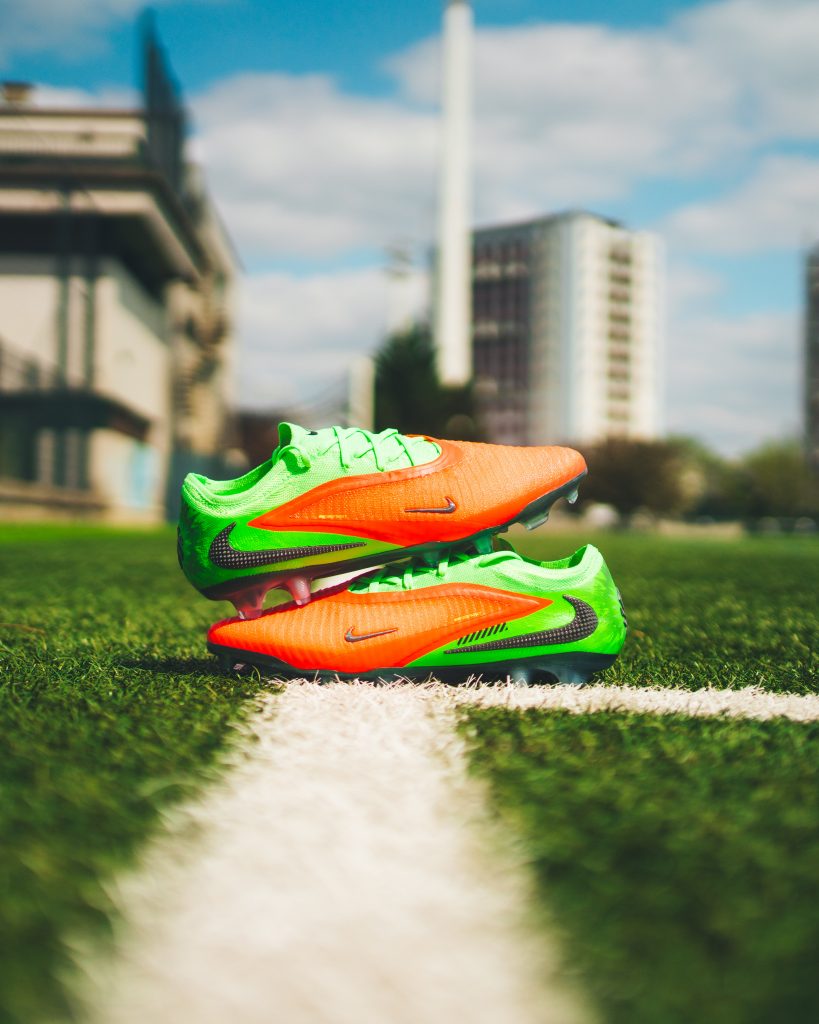 Chaussures de foot Nike Phantom 6 Haaland Signature orange et verte