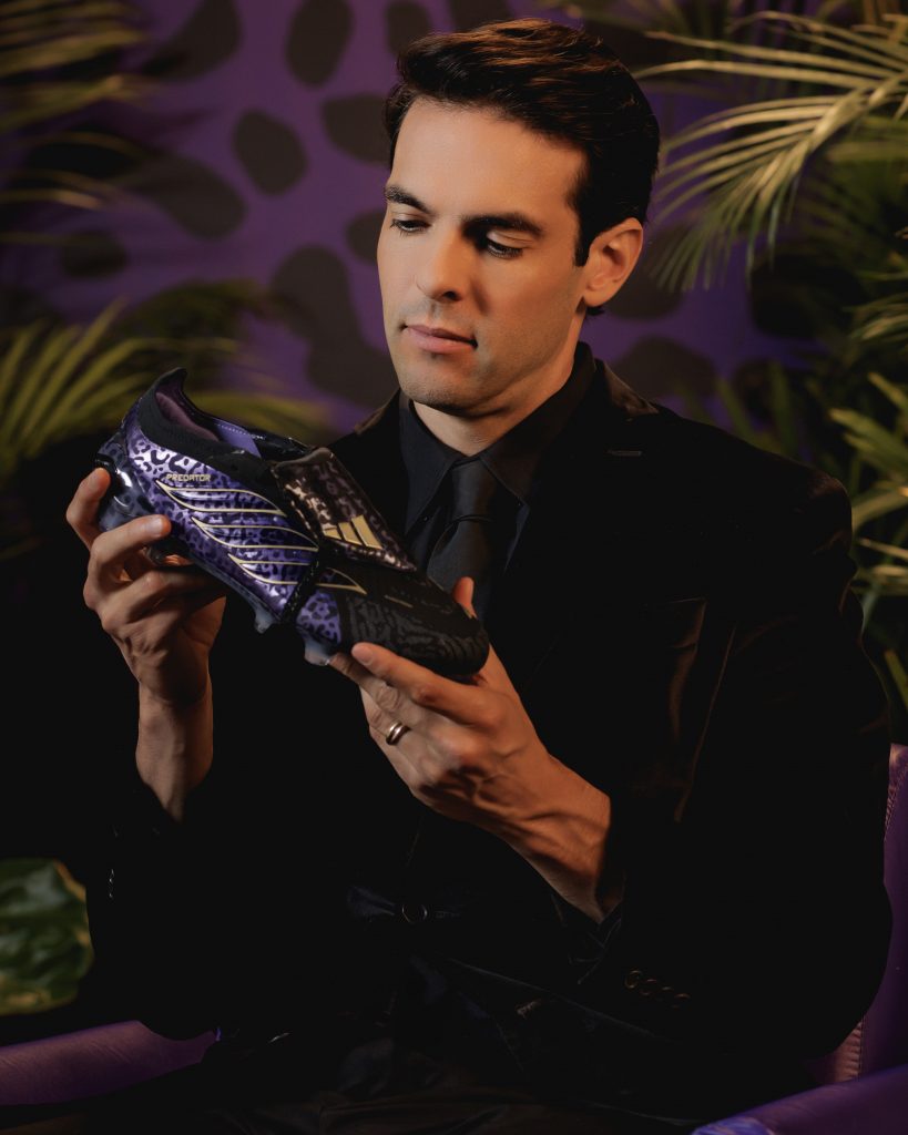 Semelle irisée et détails dorés de la Adidas Predator Kakà.